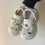 Giày Sandal Đi Biển Nhỏ Cao Cấp Thời Trang Giày Sandal Nữ Mùa Hè 2026 Phong Cách Mới Chống Trơn Trượt Hai Cánh Lỗ Giày