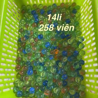 50 viên, 100 viên ,200 viên bi ve, bi tuổi thơ. Có 2 size  14li và 16li. Bi ve cho bé vui chơi giải trí