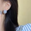 Bông tai đính dầu màu xanh WEETW, Bông tai kim bạc phong cách cổ điển, Ánh sáng thời trang sang trọng dành cho nữ tính cá tính Tối giản Bông tai hình chữ C Phụ kiện cá nhân