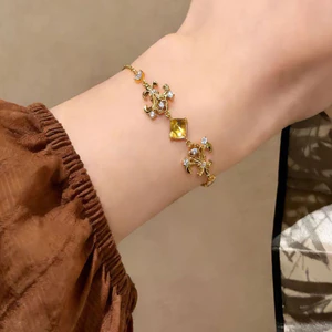 Phong Cách Cung Điện Iris Vòng Tay Nữ Phong Cách Trung Cổ Thiết Kế Độc Đáo Vòng Tay Niche Retro Tinh Tế Tất Cả Trận Đấu Vòng Tay Phụ Kiện