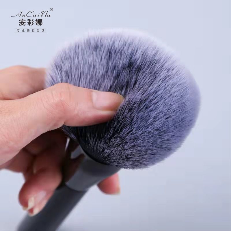 Influencer Ancaina Loose Powder Makeup Brush Oversized Soft Hair Do Not Eat Powder Loose Powder Setting Powder Highlight Powder Blush Brush