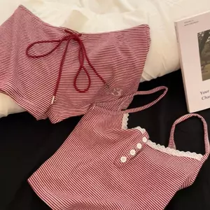 Bộ đồ ngủ sọc đỏ phong cách Hàn Quốc Áo đeo mùa hè + Bộ quần short dáng rộng thẳng