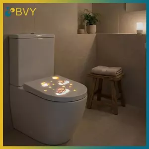 BVY Glow In The Dark Moon Bear Toilet Seat Stiers Đề can treo tường tự dính có thể tháo rời Trang trí phòng tắm dễ thương cho gia đình.
