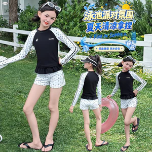 Bộ đồ bơi dài tay chấm bi mùa hè cho bé gái 2026 Áo thun trẻ em phong cách mới + Quần short ren Đồ bơi