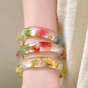 Dopamine Daisy In Hoa Khô Vòng Tay Nhựa Màu Thời Trang Mùa Hè Vòng Tay Thiết Kế Vòng Tay Niche Vòng Tay 2026-6-8