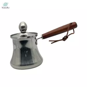 Nồi cà phê bằng thép không gỉ có tay cầm dài và vòi để lưu lượng sữa đậm đặc. Đa năng cho nước sốt và cà phê thưởng thức. Xây dựng chắc chắn cho F
