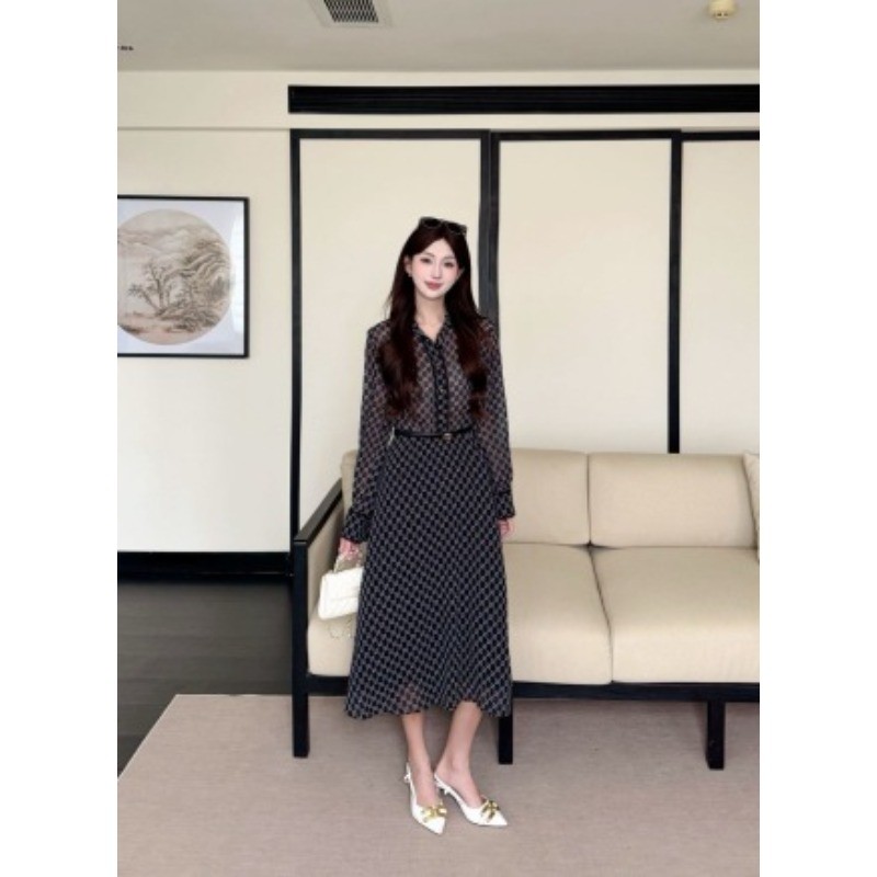 Váy dài có ve áo Jacquard hơi trong suốt mới dành cho nữ