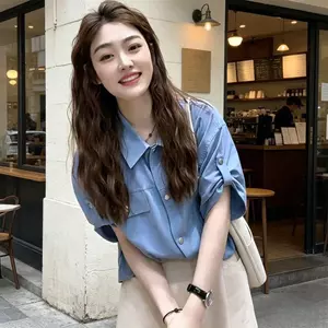 Áo sơ mi Denim giả phong cách Hồng Kông mùa hè Thiết kế phong cách mới Áo sơ mi dáng rộng phù hợp