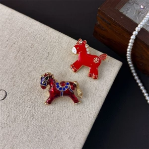 2 Chiếc Vintage Ngựa Đỏ Thổ Cẩm Cho Nữ Hợp Kim Kim Kim Cương Giả Pin Phụ Kiện Thích Hợp Cho Quà Tặng Năm Mới