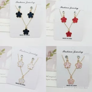 Bán chạy Lucky Four-Leaf Clover Five-Hoa Bông tai Vòng cổ Bộ nhiều mảnh Tính khí Đơn giản Độc đáo Cao cấp