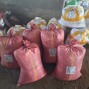 Phân bò khô 5kg - 10kg. Sản phẩm hợp với cây trồng.