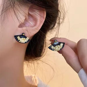 Mới Phong Cách Trung Quốc Cao Cấp Bông Tai Quốc Gia Hình Quạt Hoa Nhẹ Sang Trọng Niche Retro Thiết Kế Thanh Lịch Bông Tai Hợp Thời Trang 2026-6-1