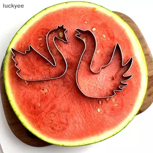 Luckyew 1 / 2 Chiếc Cắt Bánh Quy Cho Trẻ Em Khuôn Cắt Bánh Quy Hình Thiên Nga 3D Dụng Cụ Nướng Bánh Quy Dập Nổi Khuôn Động Vật Craer Cookie Cutter TQ