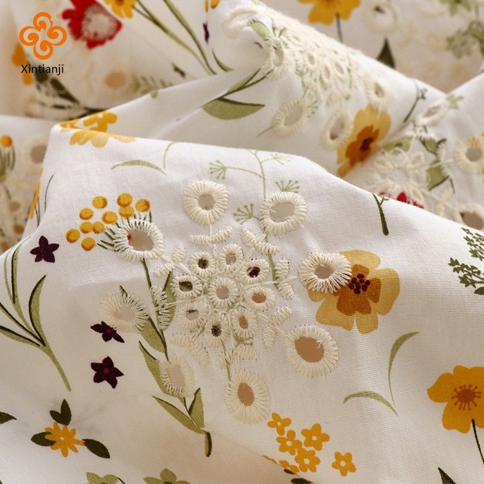 Vải Cotton Thêu Hoa - Dùng để May Đầm và Áo Sơ Mi - 0.5 Mét TJ5861