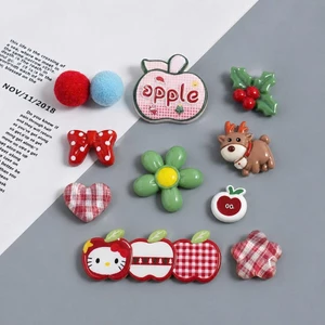Set Charm Hello Kitty Merry Christmas Apple Collection – Táo Đỏ Noel Tuần Lộc Lá Holly Nơ Chấm Bi Hoa Cúc Trái Tim Caro