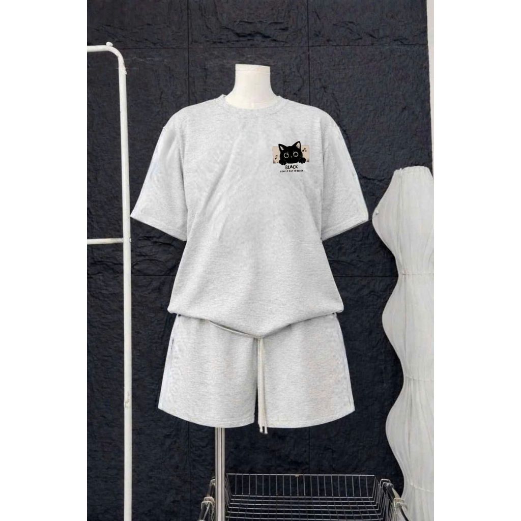 Set đồ nam nữ: Quần đùi cộc dây to màu xám +đậm kết hợp áo phông xám đậm lá cờ basic đơn giản - thoitrangthubio