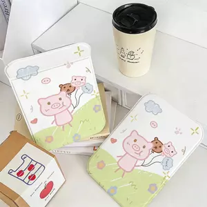 Gương trang điểm gấp đôi khung viền vẽ tay xinh xắn