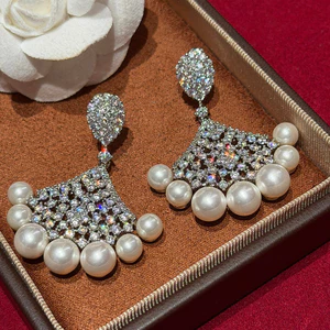 Zircon Tinh Tế Tính Khí Phong Cách Mới Tua Rua Nhẹ Bông Tai Sang Trọng