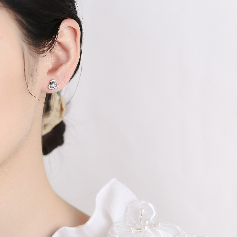 Bông tai nữ đính kim cương hình trái tim vĩnh cửu bằng bạc S925