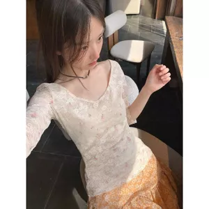 Áo thun ren hoa mỏng tay áo năm điểm mùa hè 2026 Phong cách mới Dopamine Skinny Bottoming Top sang trọng Áo sơ mi nhỏ