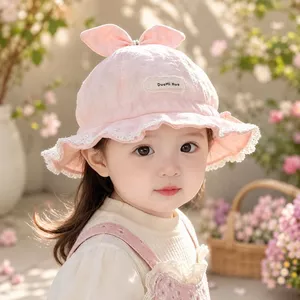 "Mũ vành xinh cho bé gái từ 0-16 tháng, chất liệu đũi đẹp, hoàn hảo cho mùa hè thêm rực rỡ."