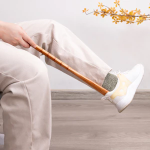 Tre Người Cao Tuổi Giày Gỗ Chắc Chắn Tay Cầm Dài Không Uốn Cong Shoehorn Kemu Sơn Mài Cũ Đa Thông Số Giày Đeo L
