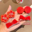 Năm Mới Mũ Đội Đầu Màu Đỏ Giàu Tóc Nữ Mới Phong Cách Trung Hoa Thêu Nổ Kẹp Mỏ Vịt Kẹp Gong Xi Fa Cai Phụ Kiện Tóc Dễ Thương QBCK