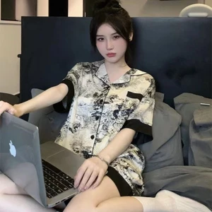 Bộ đồ ngủ phía trước mở dành cho nữ Bộ trang phục ngắn dáng rộng in hình bướm để nghỉ ngơi trong nhà ngọt ngào và thư giãn tại nhà hàng ngày