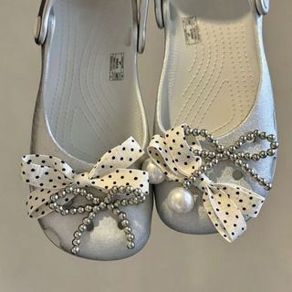 Phụ kiện hoa chấm bi dễ thương cho giày ba lê, phù hợp lỗ giày, khóa giày