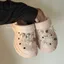 Giày Sandal Đi Biển Nhỏ Cao Cấp Thời Trang Giày Sandal Nữ Mùa Hè 2026 Phong Cách Mới Chống Trơn Trượt Hai Cánh Lỗ Giày