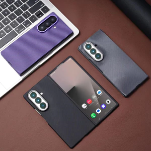 Tương thích với vỏ điện thoại Samsung Z Fold7 / 6 Vỏ sợi carbon mịn màng màng màng bảo vệ 5 / 4 / 3 Khung kim loại có sạc không dây từ tính