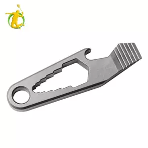 Móc khóa titan màu xám Dụng cụ mở nắp chai đa năng Cờ lê di động ngoài trời cho nam cắm trại