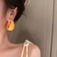 Bông tai hình chữ C nhẹ bằng nhựa hình chữ C Chunky Vòng mở đầy màu sắc — Bông tai tuyên bố tối giản