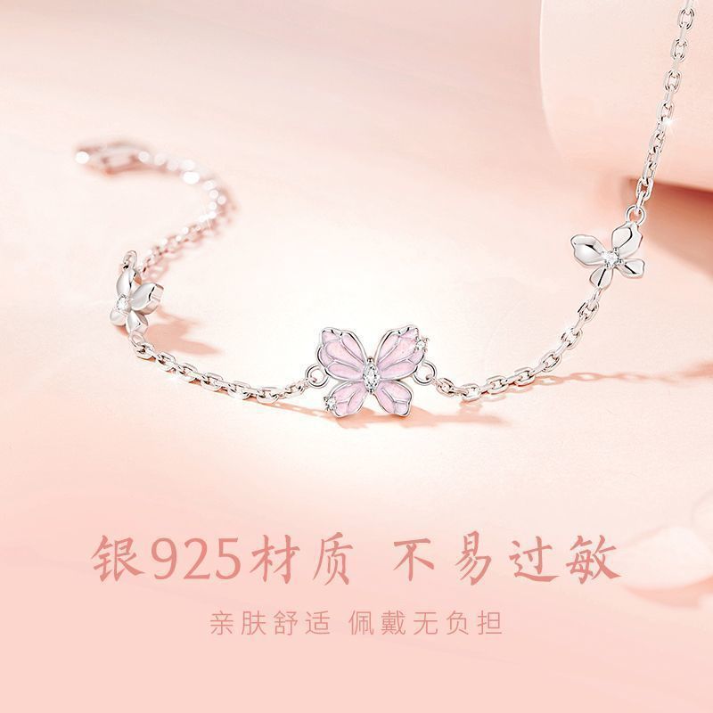 Vòng tay mơ bướm hồng sang trọng và tinh tế