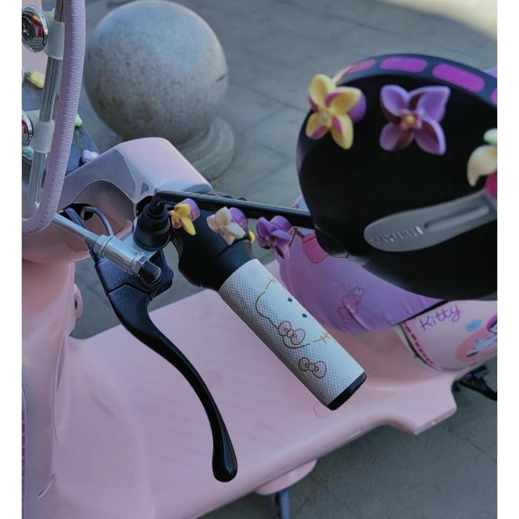 Decal tay lái xe điện Hello Kitty dán chống trượt, thấm mồ hôi, bảo vệ tay lái - ảnh 7