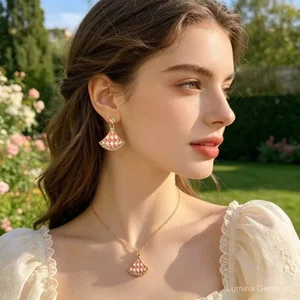 Bộ Trang Sức Mới Hình Quạt Váy Nhỏ Đen Trắng Checkerboard Checkerboard Bông Tai Vòng Cổ Bộ Influencer Classy Phù Hợp Với