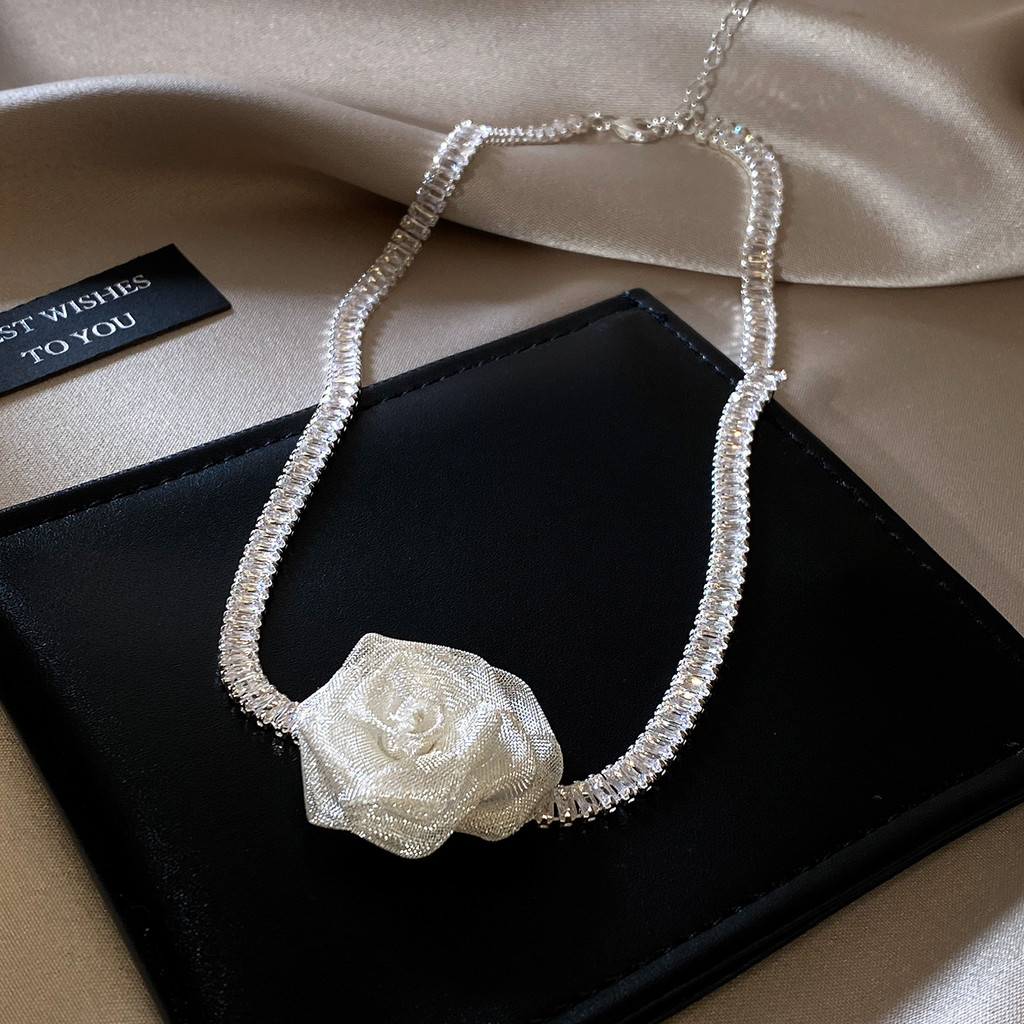 Vòng cổ hoa lưới zircon trắng nguyên chất