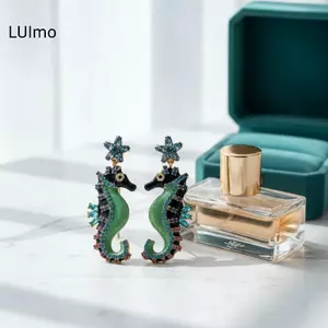 LUImo Cá Tính Tính Khí Kim Cương Nhỏ Giọt Dầu Cá Ngựa Bông Tai Retro Động Vật Bông Tai Dễ Thương Nữ Bông Tai Trang Sức SBS