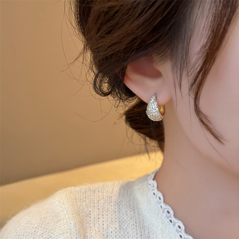 Bông tai nữ thời trang sang trọng đính kim cương