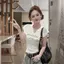 Áo thun cổ chữ v Hàn Quốc in hình phong cách Mỹ Thiết kế cô gái nóng bỏng Cảm giác thư Slim-fit Slimmer Look Navel Top