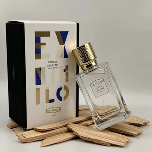 Học sinh trung học hoàn toàn mới có cuộc gọi bằng gỗ đàn hương 100ml, Gỗ đàn hương trắng sữa, Mỹ phẩm hương thơm trung tính Iris Milk Gentle