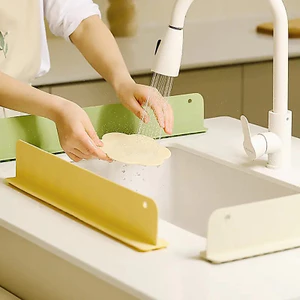 🌤️COD🌤️Tấm Chắn Nước Bồn Rửa Bát Silicon Hút Chân Không Ngăn Bắn Nước Dầu Mỡ Vệ Sinh Sạch Sẽ