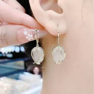 2023 Phong Cách Mới Cao Cấp Hoa Tulip Khóa Tai Tính Khí Opal Bông Tai Hoa Ánh Sáng Sang Trọng Thời Trang Phù Hợp Với Bông Tai 2026-6-1