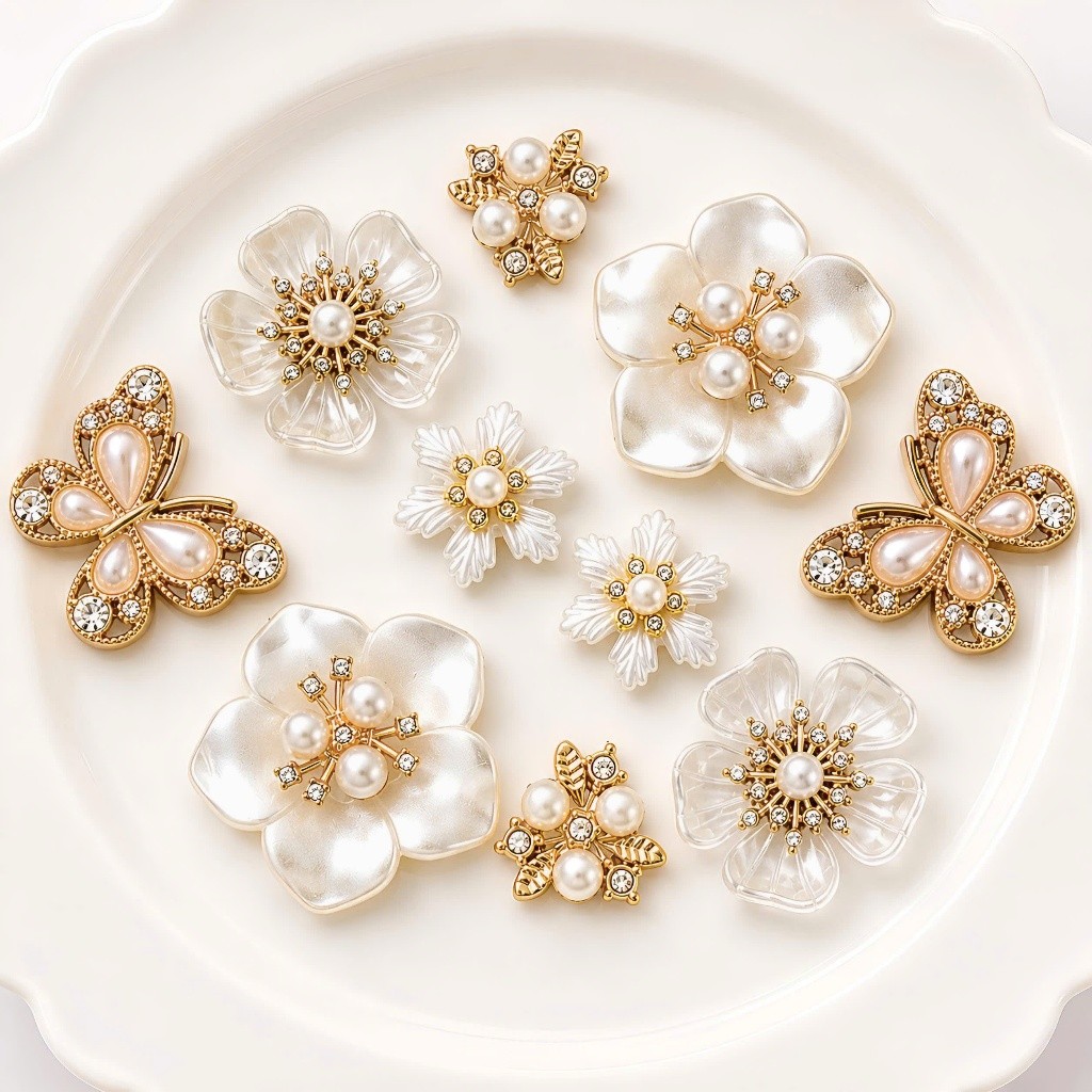 [ĐỘC QUYỀN]  Set Charm Hoa Trắng Bướm Ngọc Trai Đính Đá Luxury Cao Cấp Hoa Trong Suốt Trang Trí Dép Thanh Lịch Tiểu Thư