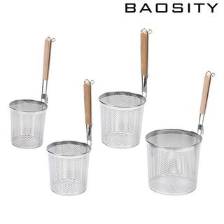 Giỏ đựng thức ăn bằng lưới thép không gỉ có tay cầm bằng gỗ để thoát nước nấu sôi trong nhà bếp