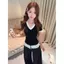 Áo thun ngắn tay cổ chữ V ren đen sang trọng Hàn Quốc dành cho nữ Mùa hè Phong cách mới Vai trước Slim-Fit Slimm