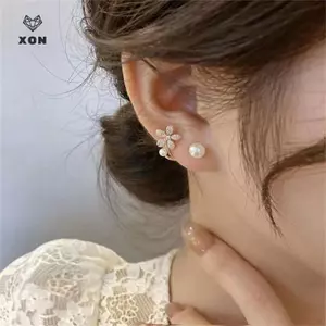 1 Đôi Bông tai đính hoa ngọc trai phong cách Hàn Quốc Bông tai kim cương dát vàng dành cho nữ Phụ kiện trang sức sang trọng nhẹ nhàng thời trang [Mina]