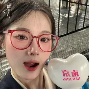 Phiên Bản Hàn Quốc Tròn Encore Đỏ Kính Siêu Nhẹ Retro Khung Tròn Mềm Mại Cô Gái Mặt Trơn Kính Trơn Có Thể Được Trang Bị Bằng Cấp