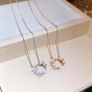 Zircon Fritillaria Mặt Dây Chuyền Hoa Bướm Vòng Cổ Hương Thơm Nữ Vòng Cổ Thời Trang