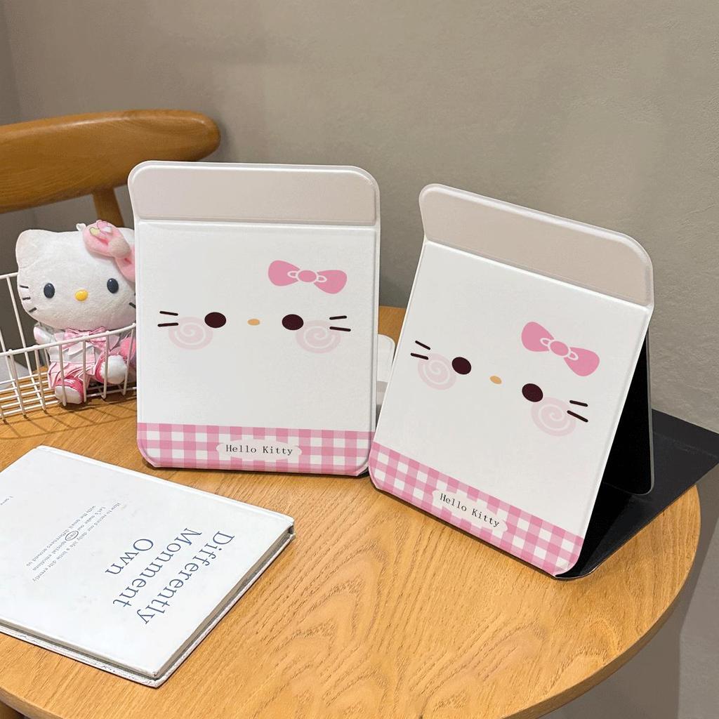 Gương gập bỏ túi in Hello Kitty nơ hồng họa tiết caro